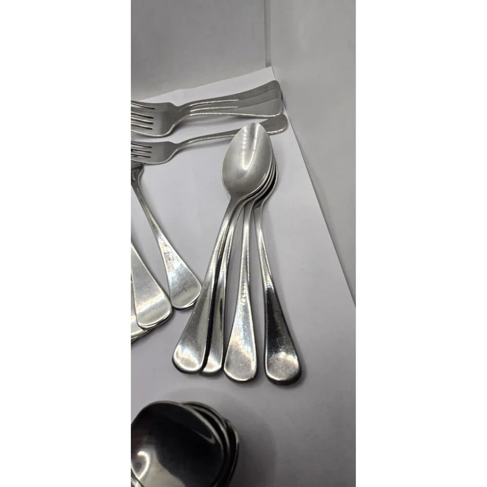 Hampton Silversmiths 20 Piece + Set Stainless Steel Flatware